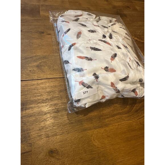 Torrid 2X White Feather Challis Cold Shoulder Blouse NWT Festival Hippie Meadow - Picture 8 of 12